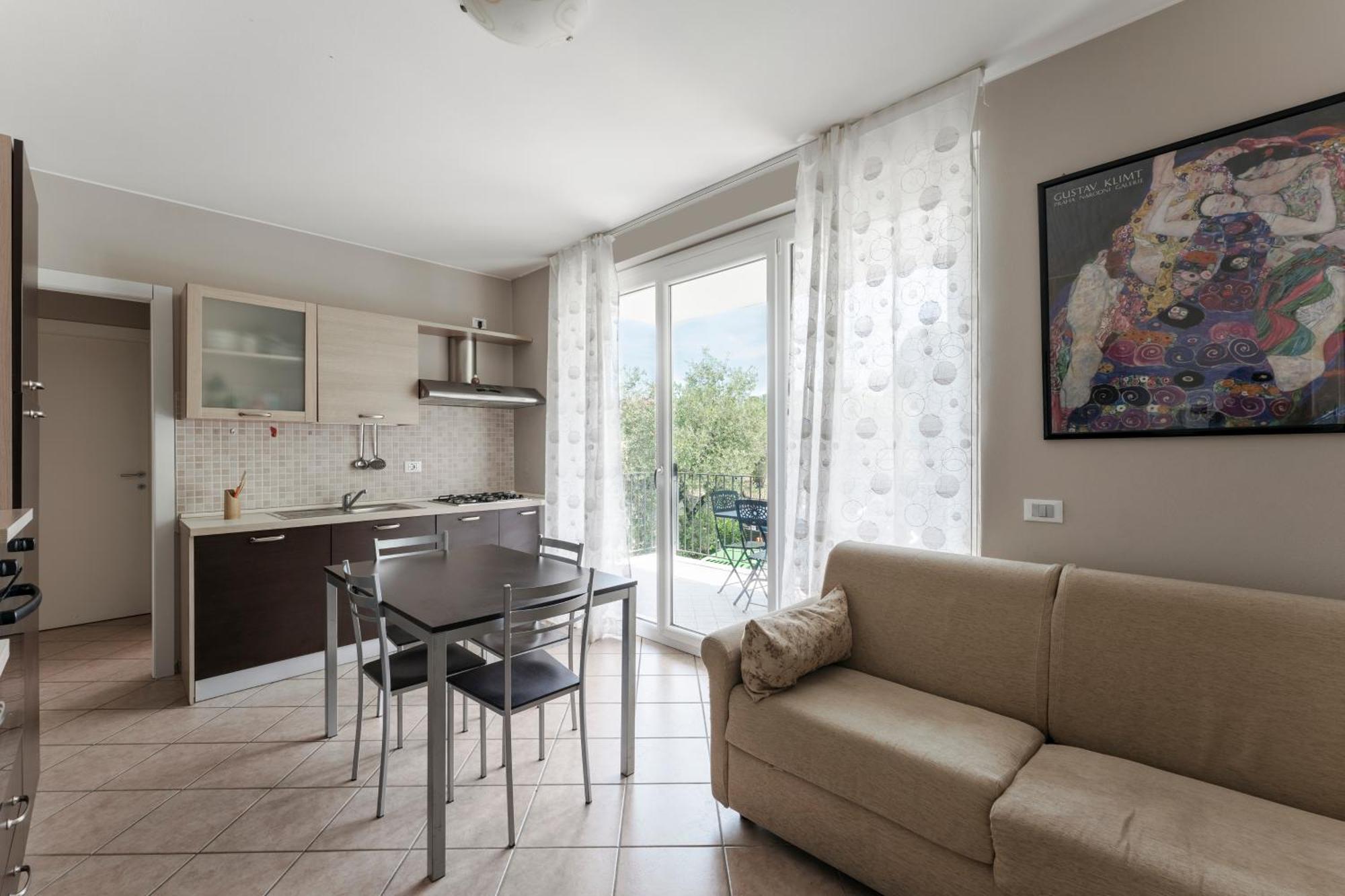 Matteotti Apartments ديسينسانو ديل غاردا المظهر الخارجي الصورة