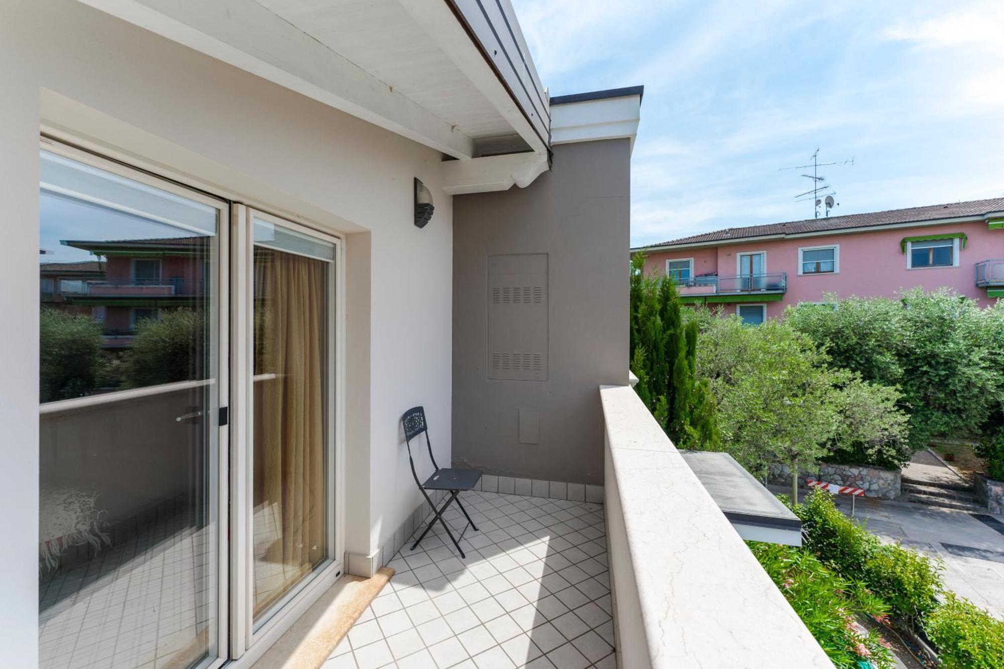 Matteotti Apartments ديسينسانو ديل غاردا المظهر الخارجي الصورة