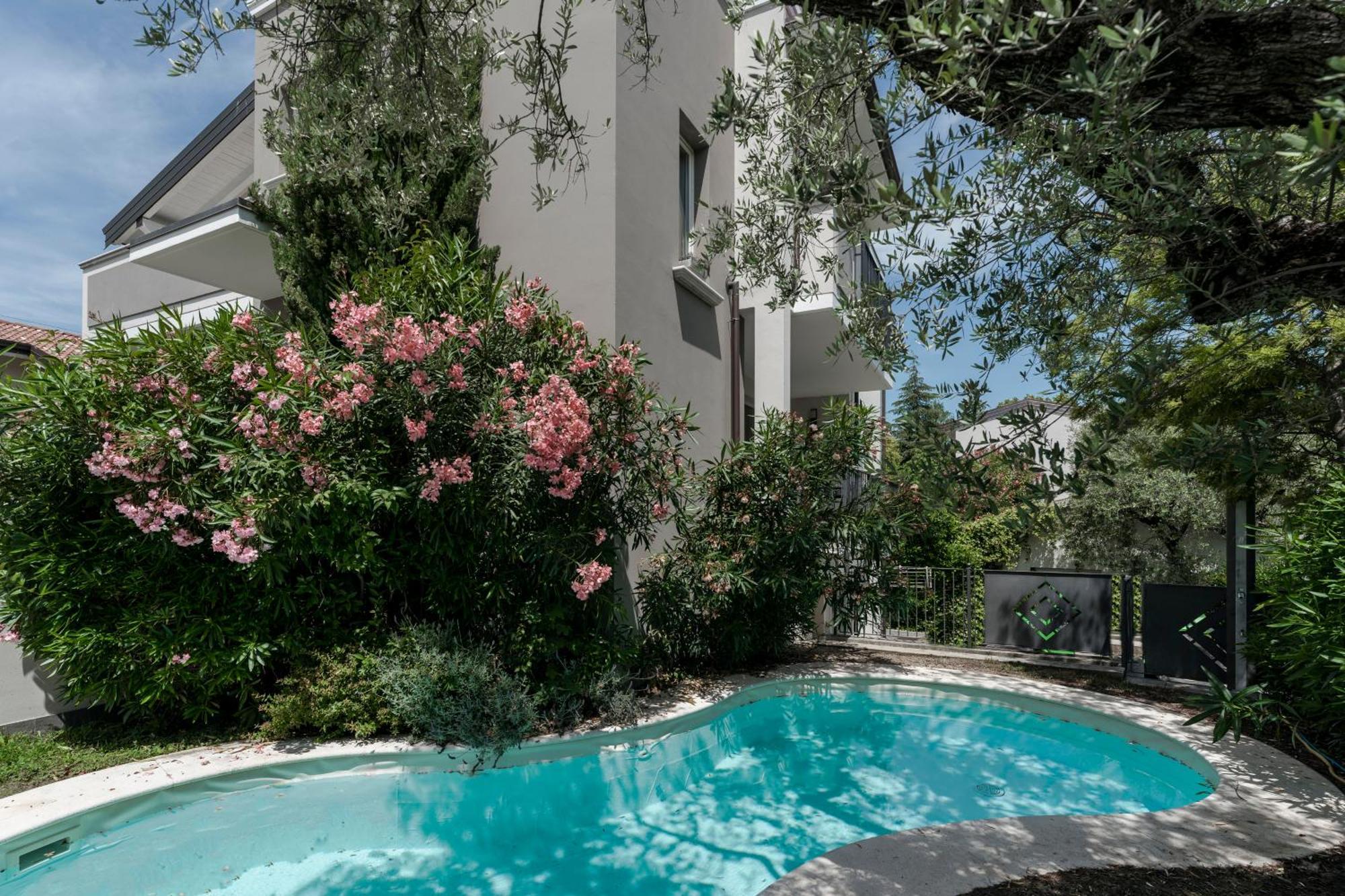Matteotti Apartments ديسينسانو ديل غاردا المظهر الخارجي الصورة