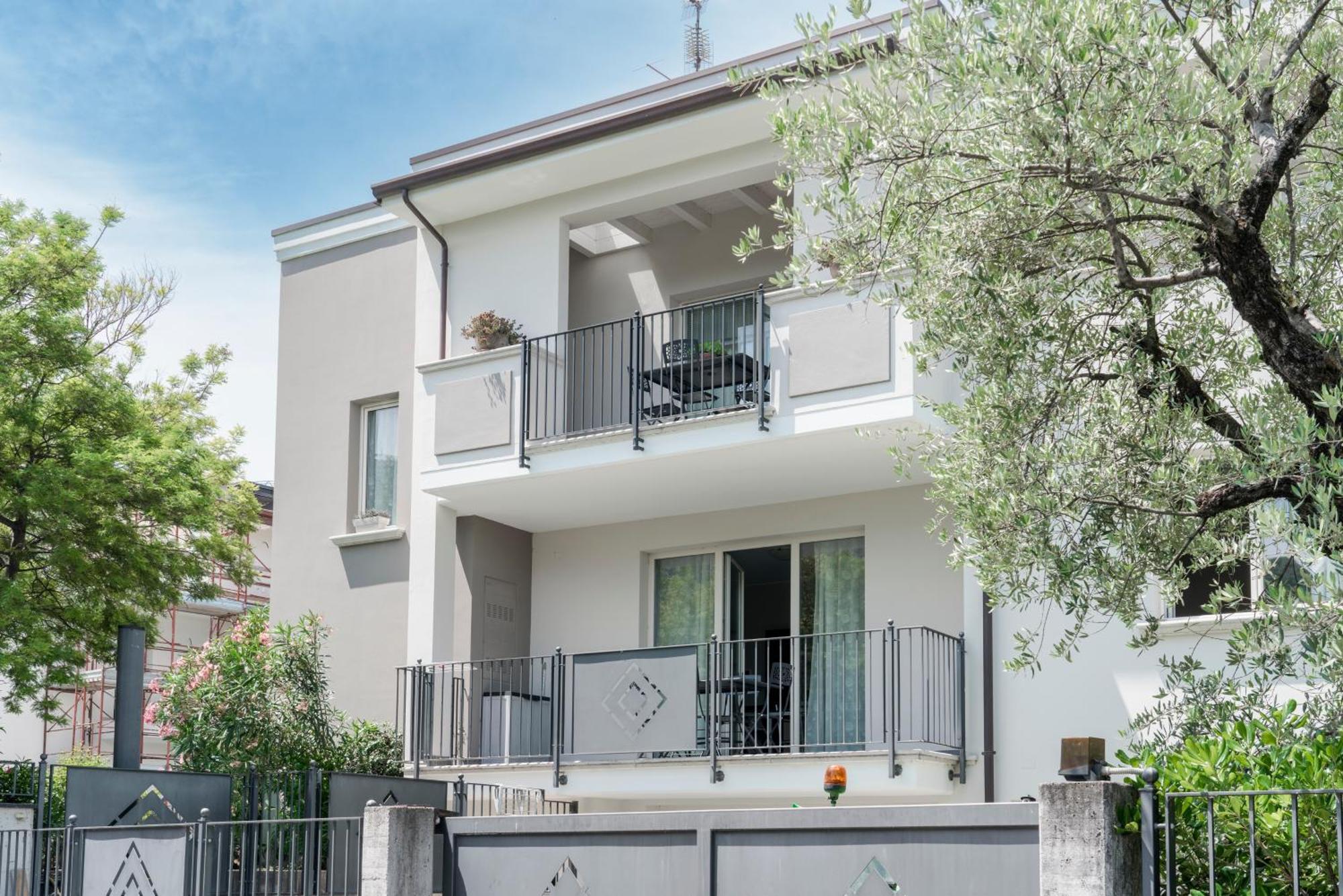 Matteotti Apartments ديسينسانو ديل غاردا المظهر الخارجي الصورة